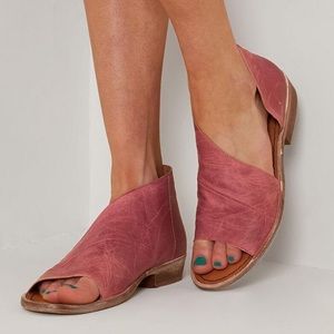NWOB Free People Mont Blanc Leather Sandal in Red